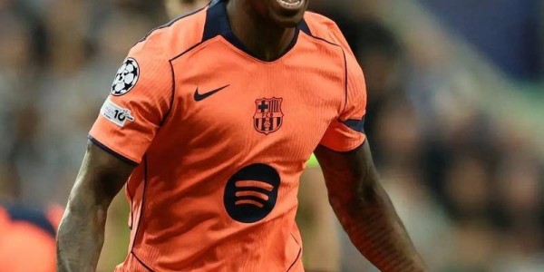 买还是不买？昔日“曼联太子”在诺坎普打出两双，可巴萨仍纠结的