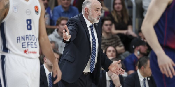 詹姆斯最后机会说服巴萨