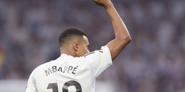 皇马官宣！亿元先生被挂牌，中场锁定德甲天才，锋线瞄准英超爆点