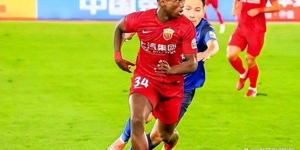 喜讯！54岁的法甲大牌少帅将正式官宣跟成都蓉城签新约，徐正源直接点头同意