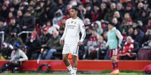 重创！阿诺德伤停两月 皇马右路告急 欧冠生死战遭遇防线危机