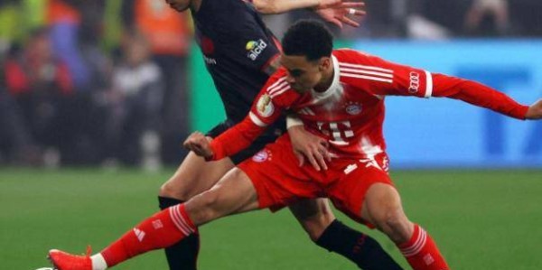 拜仁2-0勒沃库森！凯恩52球+迪亚斯41球造杀阵，豪取8连胜冲四冠王