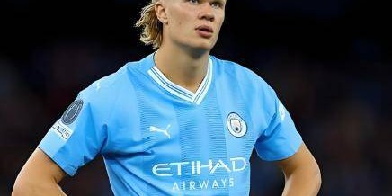 连续12场获进球！哈兰德接刘易斯横传后抢点捅射得分，曼城以1-0战胜黄潜