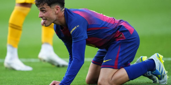 炮火全开！费兰-托雷斯怒怼特巴斯，西甲VAR再陷争议漩涡