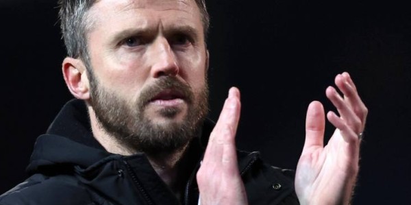 曼联“1+1”合同续约马奎尔，前曼联队长降薪留队，卡里克功不可没