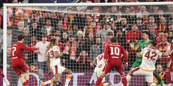 欧冠八强重磅对决：利物浦逆转晋级，皇马再战拜仁，技术与战术的巅峰较量即将上演！