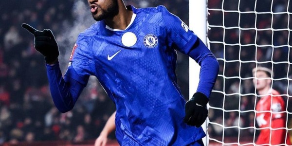 狂轰5球+终结5场不胜！切尔西新帅首秀大胜，将对决阿森纳