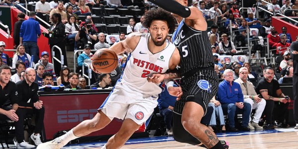 坎宁安27+6+11班凯罗18+6+8 活塞胜魔术总分扳成1-1