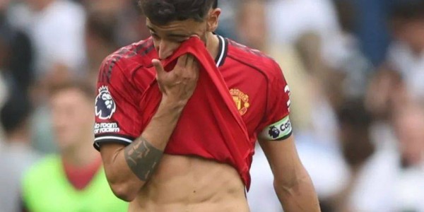 B费失点曼联1-1两轮不胜！阿莫林和球员皆有责，只靠买人无法复兴