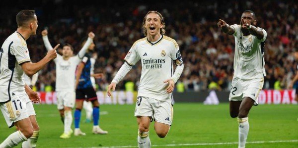 欧冠战报：皇马 2-1 险胜马赛，豪门底蕴助球队客场逆转取首胜