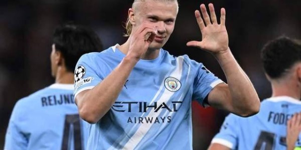 造红牌破纪录，哈兰德欧冠第一人！2-0那不勒斯，曼城宣战阿森纳