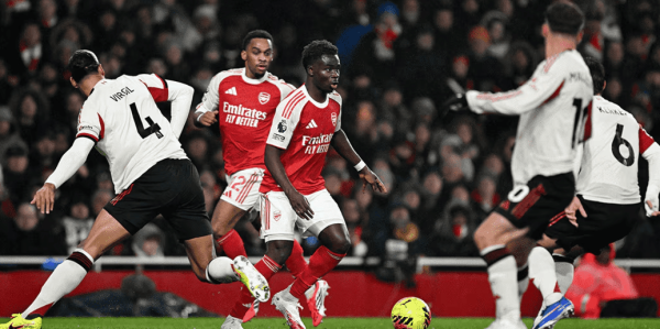 英超-布拉德利吊射中框+伤退 阿森纳0-0利物浦6分领跑