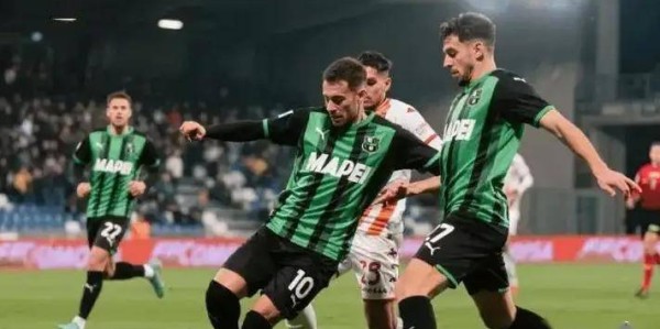 意甲争四乱成一锅粥，21岁中场创五大联赛纪录，科莫给尤文送上大礼