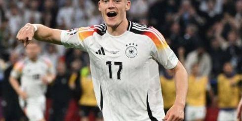 8次关键传球打脸曼联名宿！21岁德国天才用数据告诉斯科尔斯：利物浦的DNA里可以加入传控