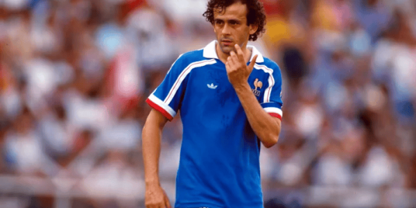 盘点足球史上15位最伟大的10号，齐达内排名第五，前三实至名归