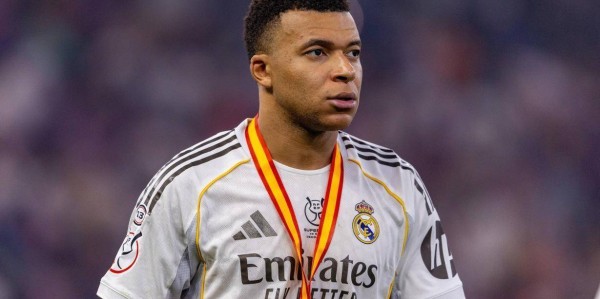 33场造17球巨星竟遭皇马清洗！曼联介入交易，姆巴佩成唯一核心