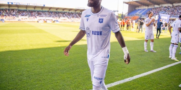 3-1，法甲第15掀翻法甲第7，法甲4冠王迎首胜，22岁卢谢2妙传