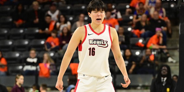 47分21板换来开拓者48秒 杨瀚森再被下放至混音队练级