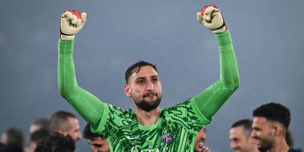 26岁欧洲冠军门将困境：无球可踢合同陷僵局