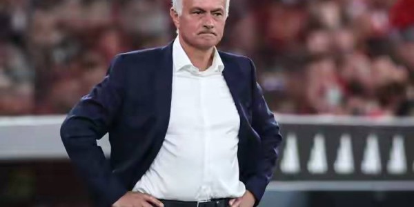 500万签约+25年等待！穆帅归乡，河北球迷都替他揪着心？