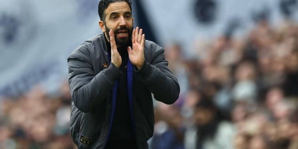 曼联困境深层剖析：为何所有努力均难以根本改变现状？