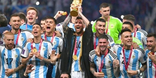 最史诗级的冠军领先优势崩盘盘点！阿森纳会加入这份名单吗？倚天足球