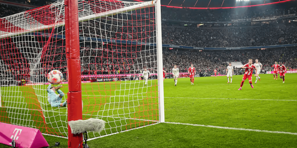 德甲-凯恩点射17岁小将破门 拜仁2-2美因茨结束四连胜