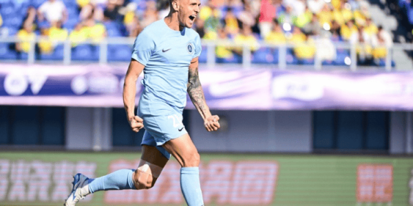 33岁欧冠级后卫愿意归化，明年就可为国足出战