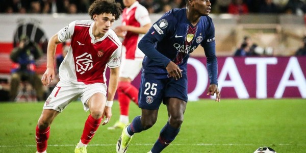 欧冠淘汰赛附加赛3-2，巴黎圣日耳曼让二追三，逆转法甲第8占先机