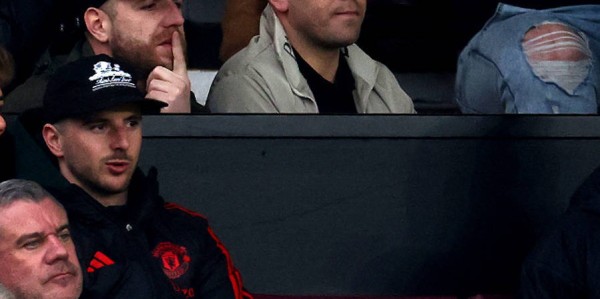 曼联考虑2000万清洗芒特！伤病太多25万周薪太高，换帅后又沦为铁打替补