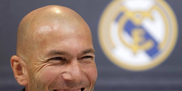 齐达内多次公开赞誉C罗：他在逆境中扛队的能力足坛罕见