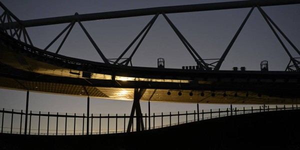 化挫折为燃料：阿尔特塔与拉亚呼吁阿森纳从杯赛失利中汲取力量，里斯本迎来自我救赎之夜