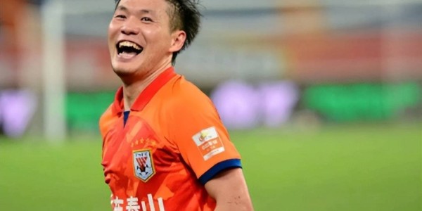 徐彬刚在中超坐稳主力！就被传闻要离队留洋，球迷推荐他去德甲