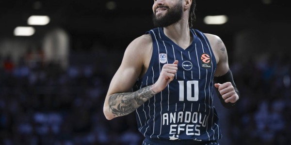 卡马文加赛季末状态低迷，连失三场成皇马折戟关键