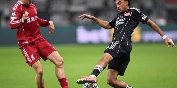 维尔茨15次丢球，却5-1狂胜？利物浦的欧冠之夜到底正常吗？