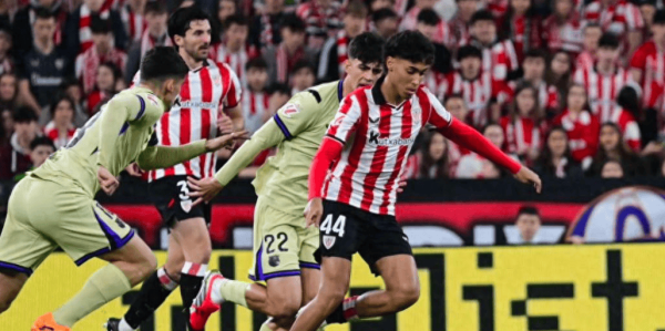 魔鬼主场沦陷！18岁小将一锤定音， 11亿豪门4分优势笑傲西甲！