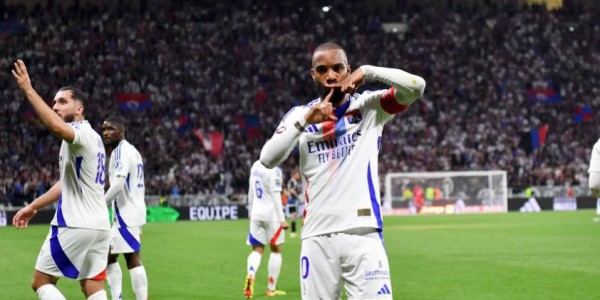 鲁能少帅成功邀请18岁五大联赛锋霸转会，曾德甲梅开二度