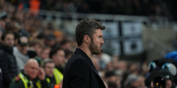 曼联名宿：找德泽尔比执教又是赌博 应该让卡里克转正