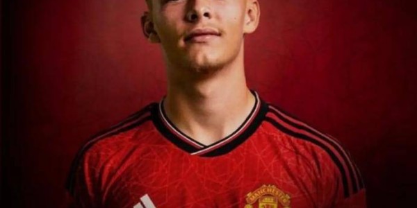 2600万卖掉，33场造31球！曼联肠子悔青：自家青木成法甲射手王