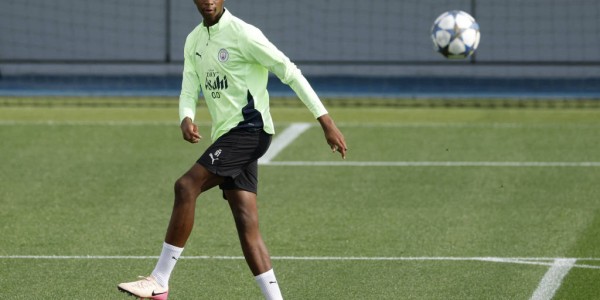 曼城青训的未来之星：17岁小将麦凯杜如何崭露头角