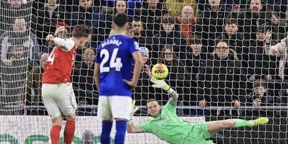 阿森纳拿下圣诞冠军，枪手球迷却在“瑟瑟发抖”，历史魔咒不堪回首