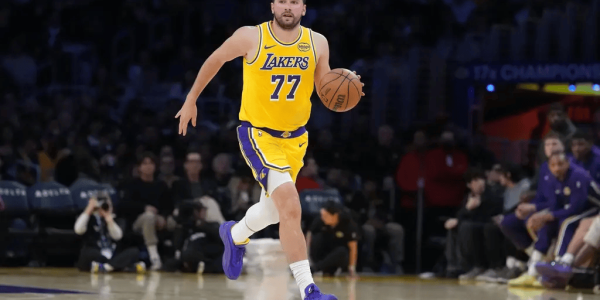 湖人球迷心死了！雷迪克：东契奇和里夫斯无限期缺阵