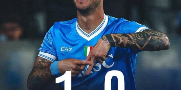 那不勒斯1比0AC米兰，意甲争冠形势改变，波利塔诺替补救主孔蒂睿智