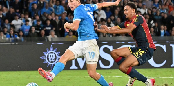 （体育）足球——意甲：那不勒斯胜热那亚