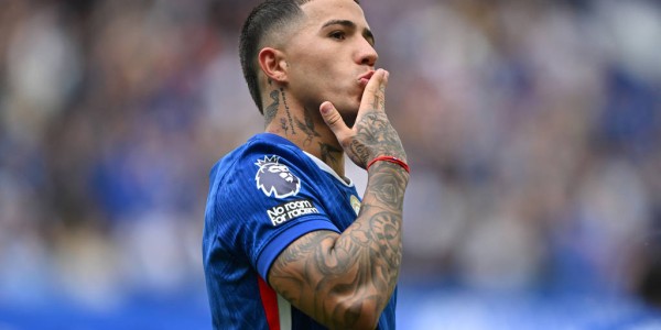 切尔西官宣恩佐因离谱采访被禁赛2场 此前公开示爱皇马