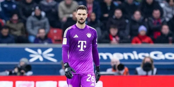 拜仁门将遭遇“团灭”危机，16岁天才或将迎来欧冠首秀