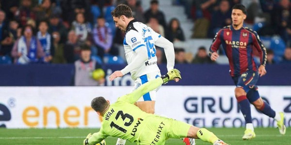 西甲第26轮：阿拉维斯客场0-2负于莱万特，最新积分榜变动解析