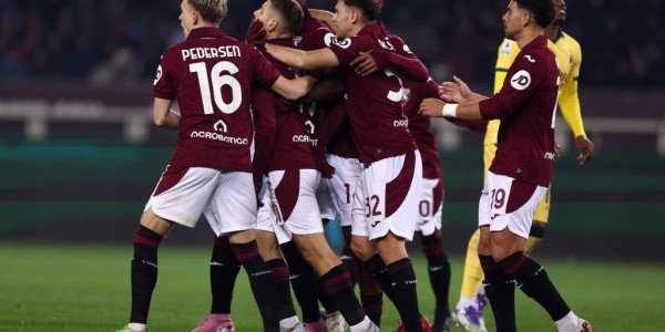 意甲焦点战：都灵3-0完胜维罗纳，西蒙尼一锤定音