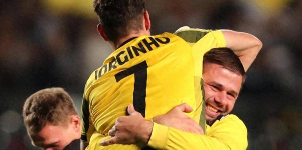 冷门一夜，3队淘汰劲敌挺进欧冠，队史首次，创造历史神迹