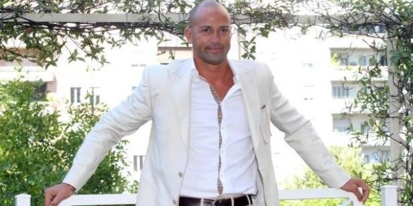 前意甲后卫：加利亚尼和莫吉都说过我太帅不适合踢球